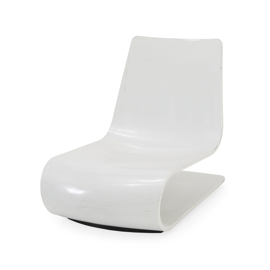 White Curved Mod Lounge Chair