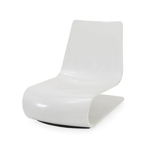 White Curved Mod Lounge Chair