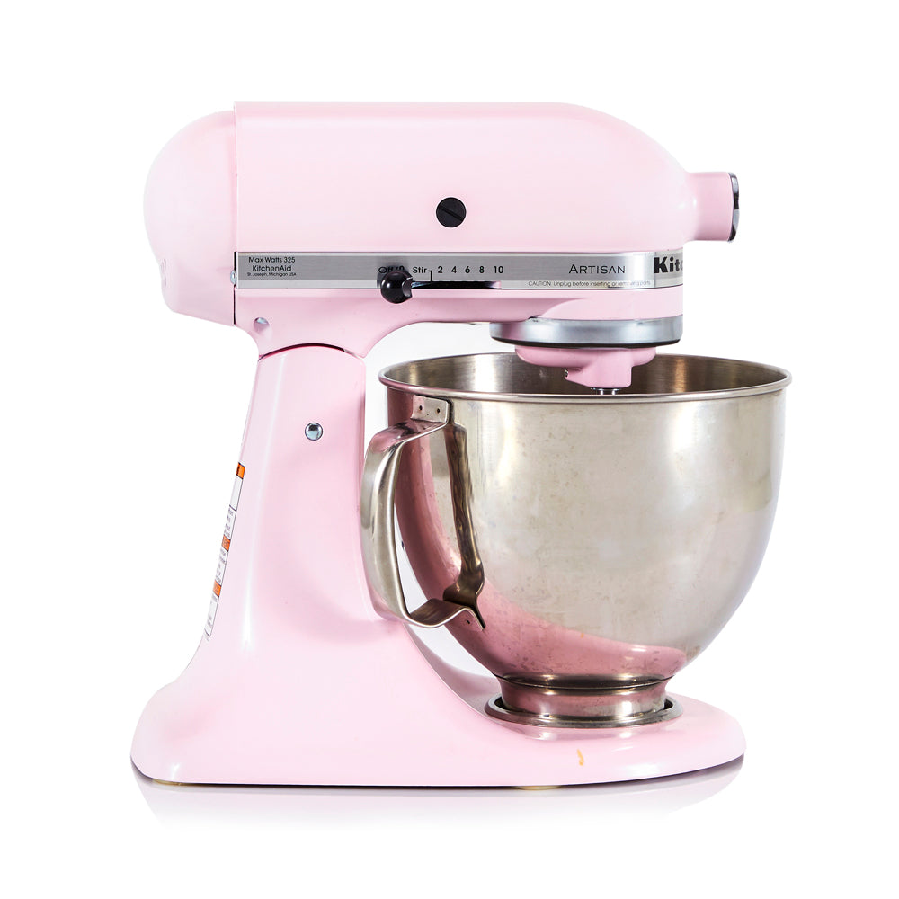 hot pink mixer Kitchen Aid  Hot pink kitchen, Kitchen aid, Pink kitchen